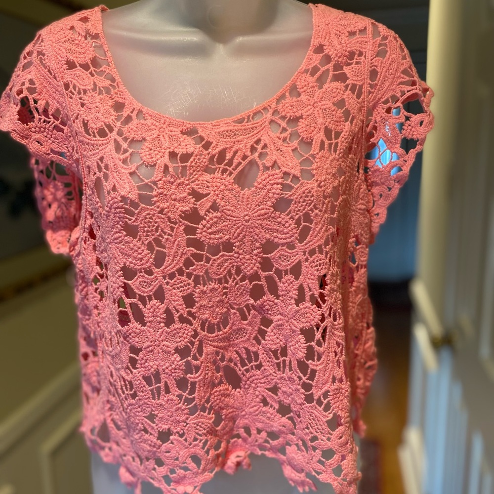 Delusive - Lady pink crochet pattern top
Size M